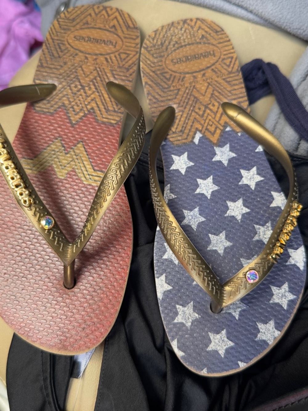 Havaianas Wonder Woman Gold Strap Flip Flops with Navy Star and Red Zigzag 34/4